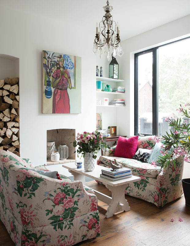 Sofa họa tiết hoa trong thiết kế nội thất phòng khách đẹp